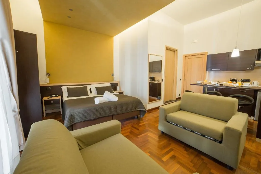 Room, Bed & Breakfast Chiaia 32, Naples