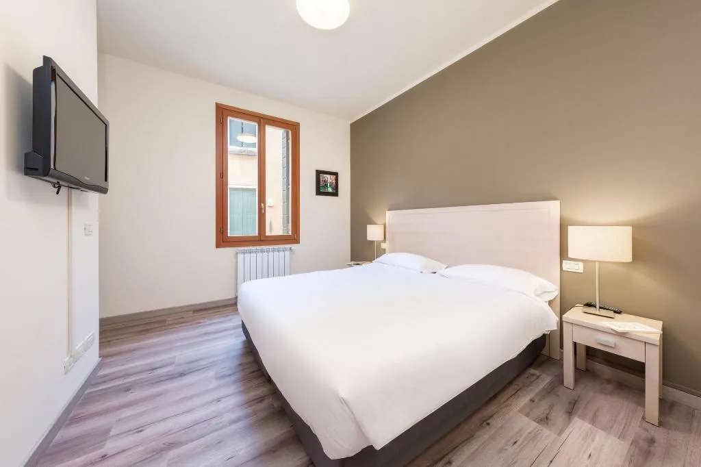 Room, B&B Casanova ai Tolentini, Venice