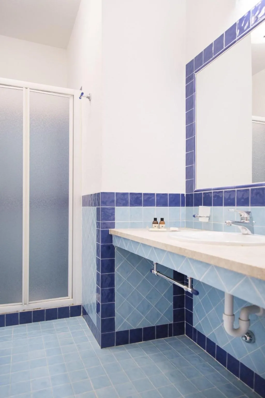 TRIPLE TWO BEDS Room, Blu hotel Laconia Village, Olbia