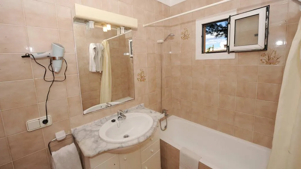APARTMENT TWO BEDROOMS Room, Playa Ferrera, Majorca