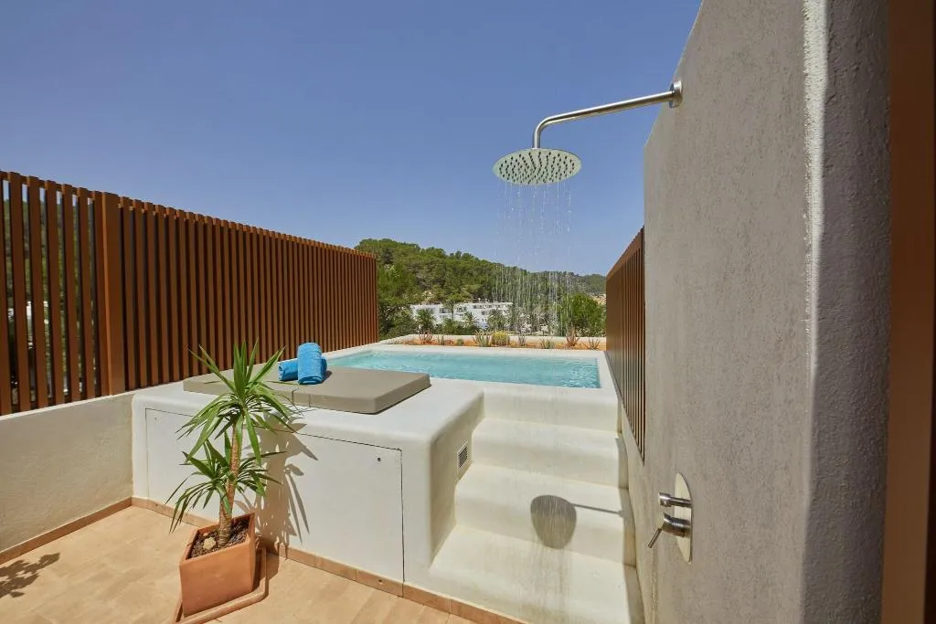 Room, Cala San Miguel Ibiza Res, Curio Colllec by Hilton, Ibiza