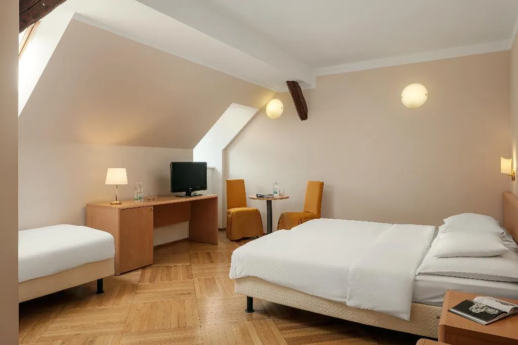 TRIPLE STANDARD Room, hotel Roma Prague, Prague