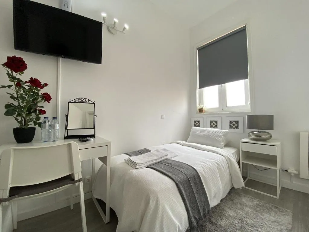 SINGLE STANDARD Room, Residencial Triunfo, Porto
