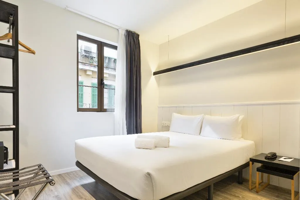 DOUBLE STANDARD Room, Acta bcn 40, Barcelona