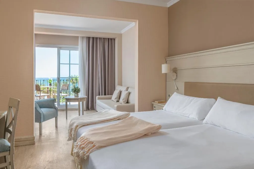 JUNIOR SUITE STANDARD Room, Iberostar Waves Málaga Playa, Costa Del Sol