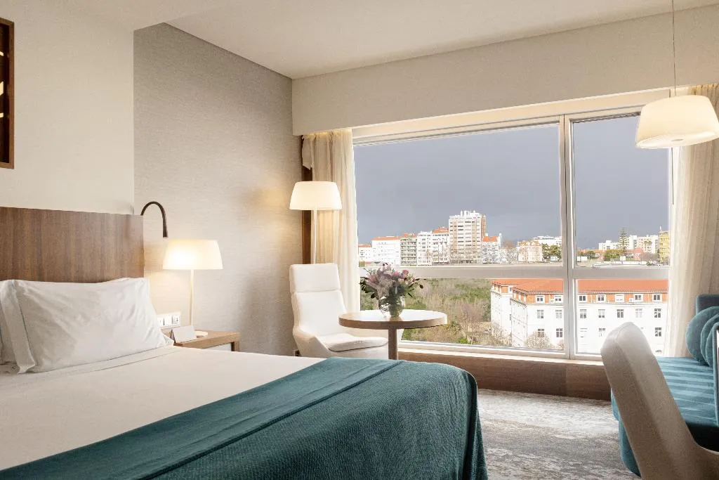 SINGLE DELUXE Room, Epic SANA Lisboa, Lisbon