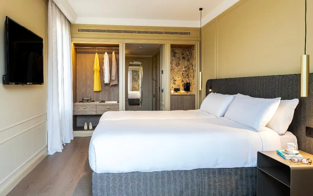 Double or Twin WITH TERRACE Room, El Avenida Palace, Barcelona