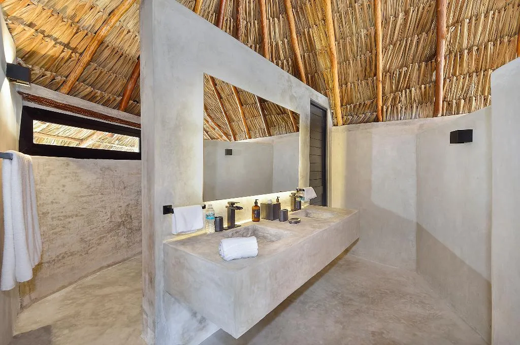 Room SUPERIOR OCEAN FRONT Room, Maya Tulum, Cancun Area