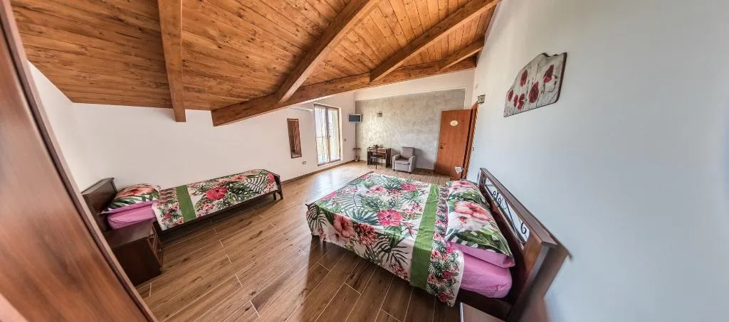 Room, La Mortella, Naples
