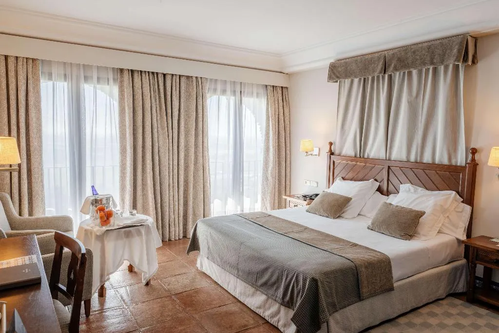 DOUBLE SUPERIOR Room, Parador de Carmona, Seville