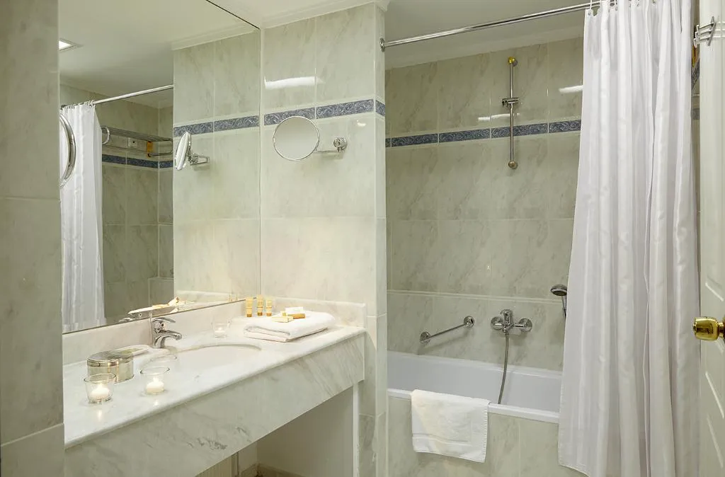 TWIN CLASSIC Room, Mediterranean Palace, Halkidiki