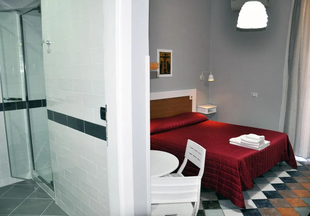 Room, Firenze 32, Naples