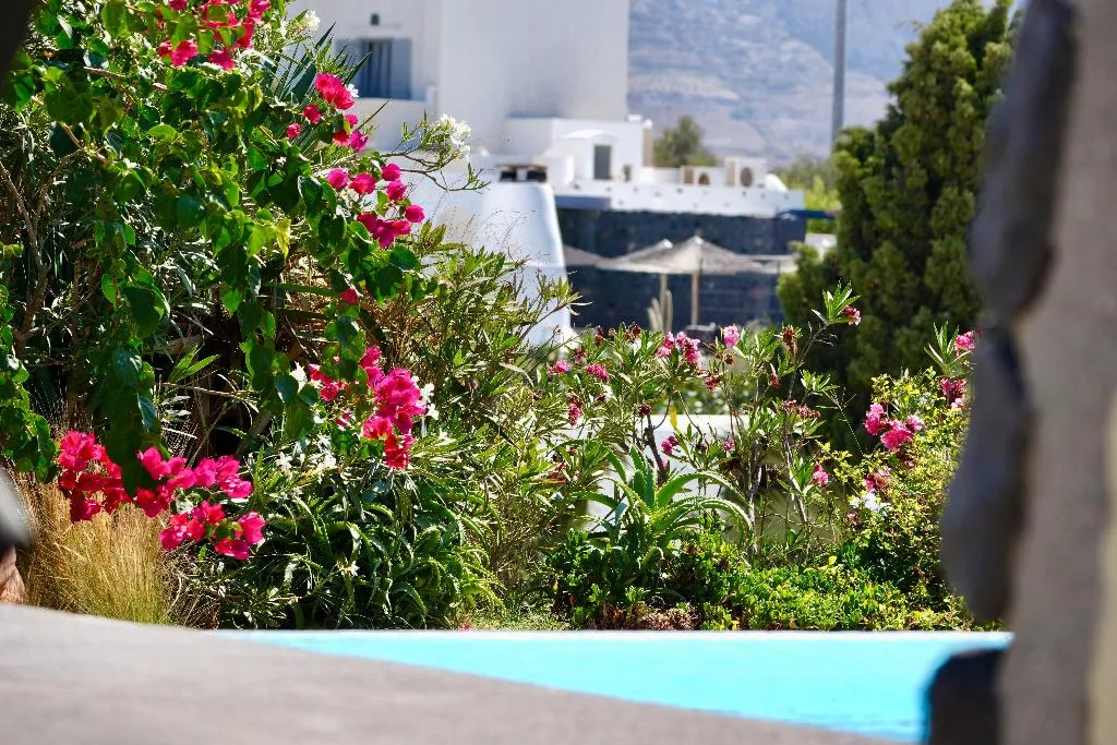 VILLA THREE BEDROOMS WITH PRIVATE POOL Room, Santorini Heritage Villas & Mansions, Santorini