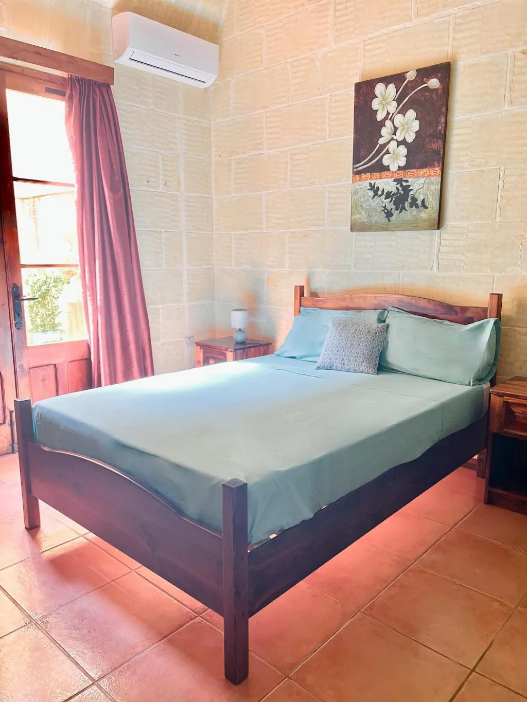 Room, Grotto's Paradise B&B, Gozo