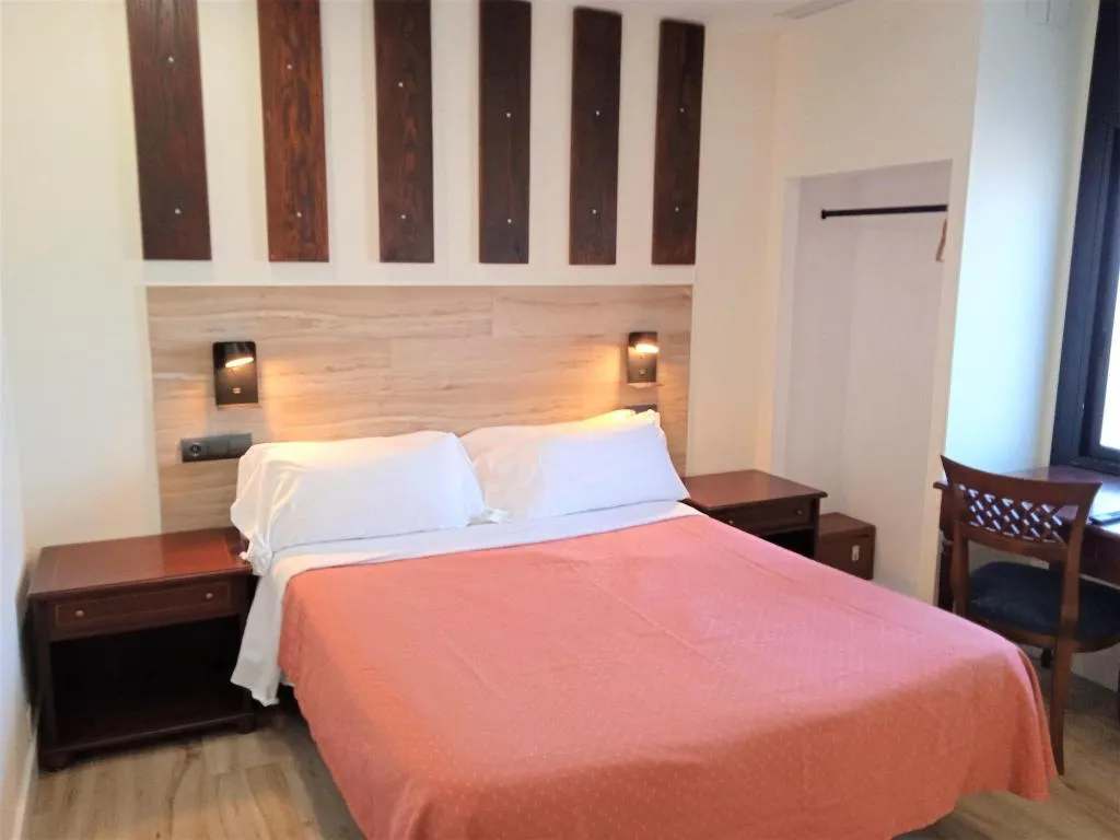 Room, Hotel 153, Barcelona