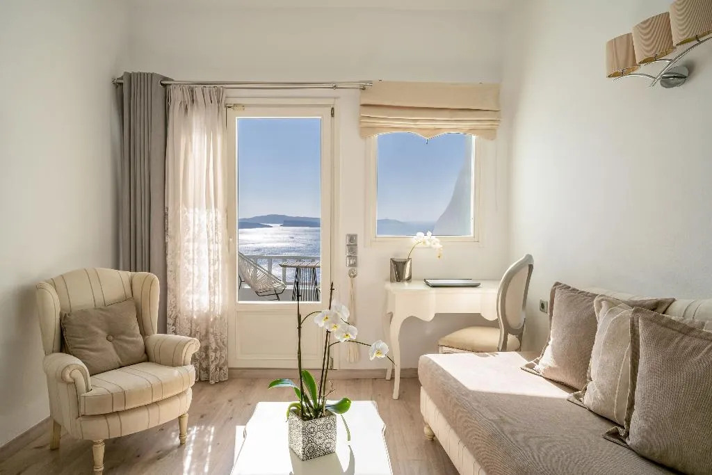SUITE EXECUTIVE Room, Delfini Villas, Santorini