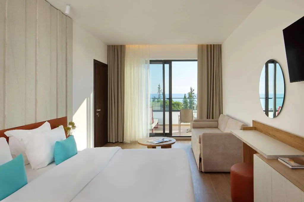 JUNIOR SUITE WITH TERRACE Room, Sol Tropikal Durres, Durres