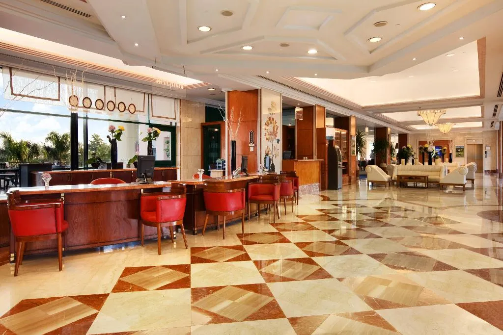 Lobby, Hilton Pyramids Golf, Cairo