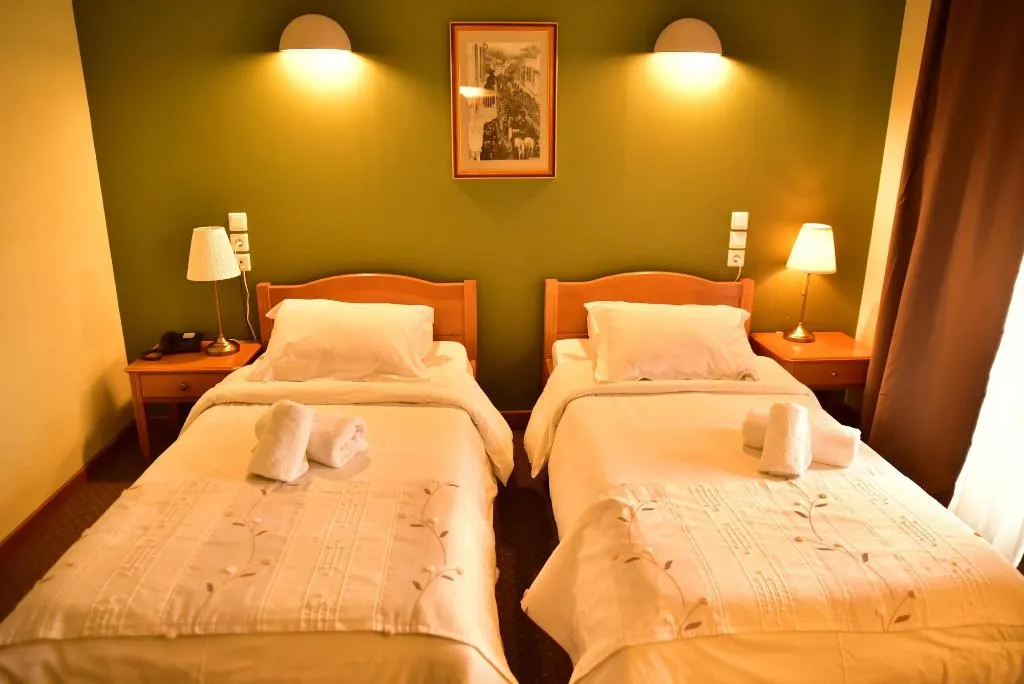 Room, Mont Helmos, Athens