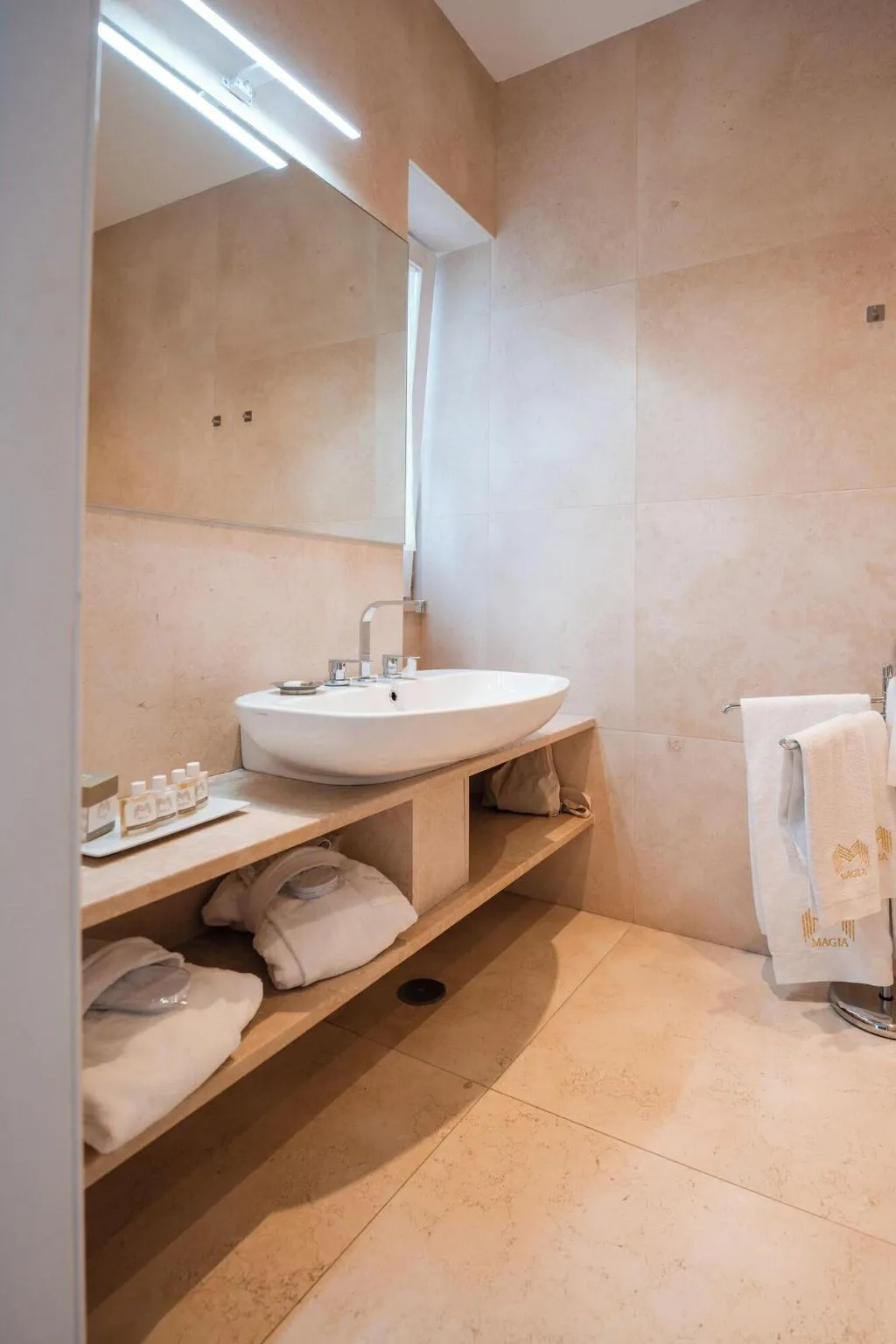 DOUBLE QUEEN SIZE BED Room, Villa Magia, Naples