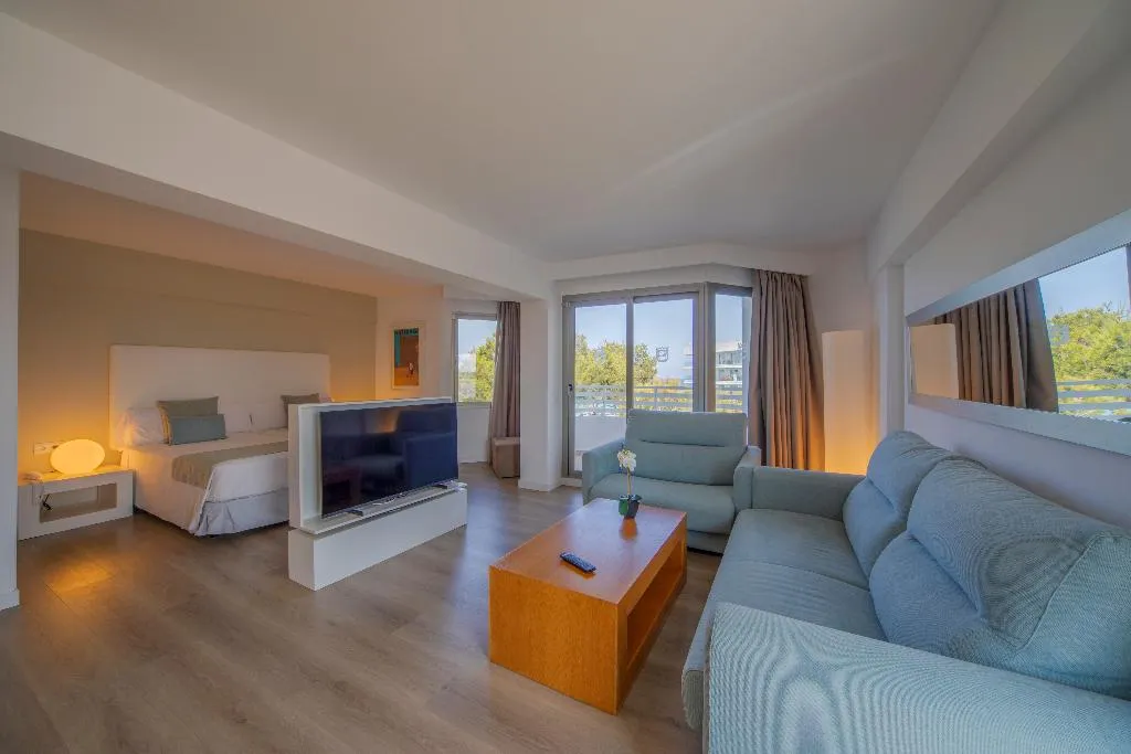 JUNIOR SUITE SIDE SEA VIEW Room, Playa Esperanza Resort, Majorca