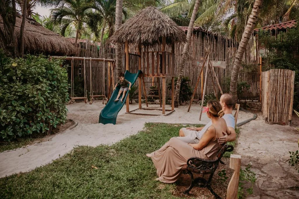 Sports and Entertainment, Petit Lafitte, Playa Del Carmen