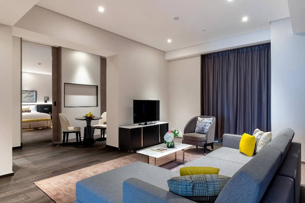 SUITE ONE BEDROOM Room, Taj Jumeirah Lakes Towers Dubai, Dubai