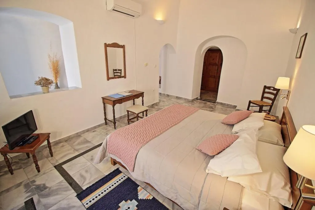 SINGLE SUPERIOR Room, Aethrio Sunset Village, Santorini
