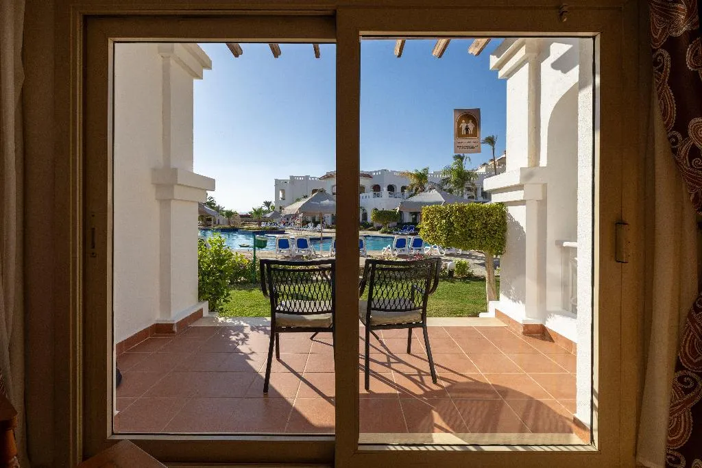 FAMILY ROOM THREE BEDS Room, Continental Plaza Beach, Red Sea Riviera