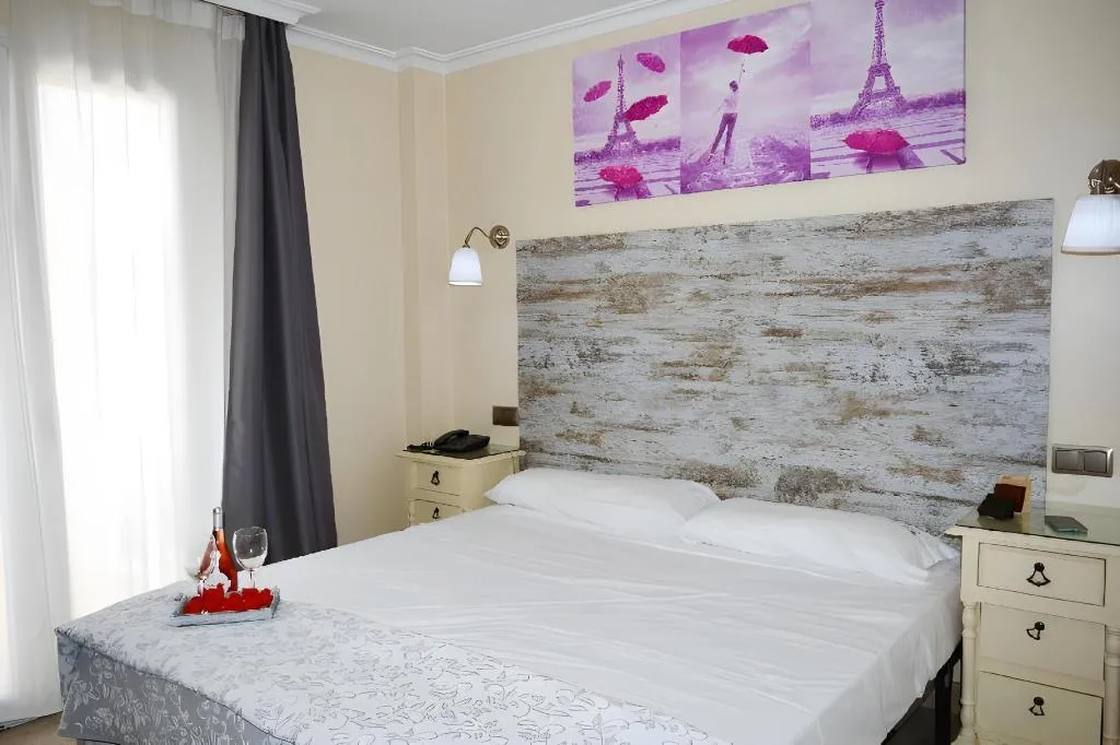 Room, Caballero Errante, Madrid
