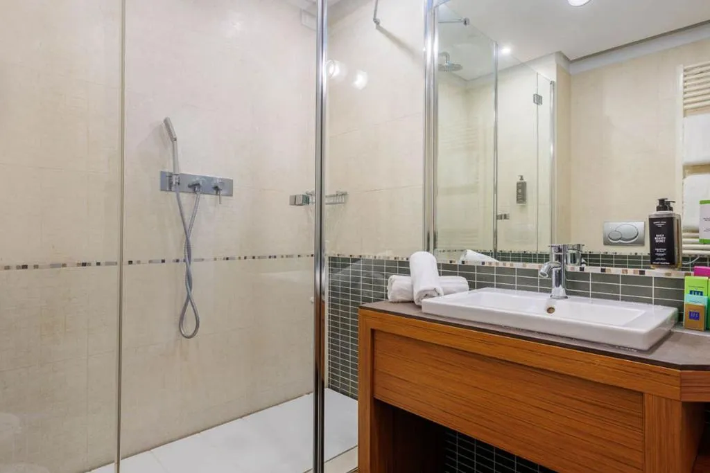 DOUBLE ECONOMY Room, iH Hotels Milano Centrale, Milan