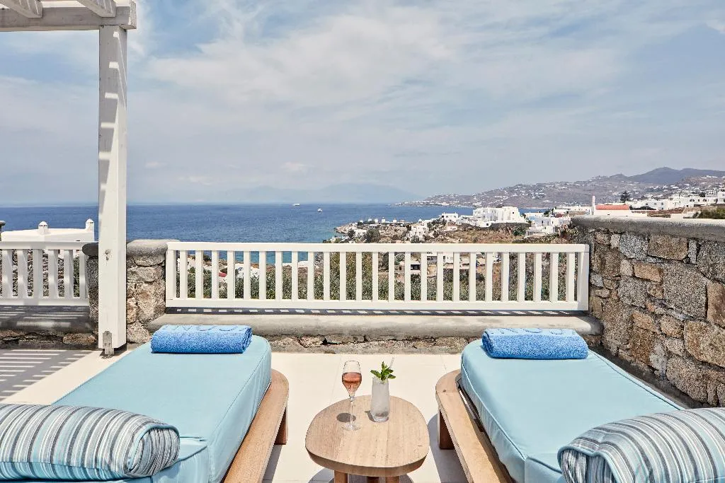 JUNIOR SUITE WITH JACUZZI Room, Myconian Kyma, a Member of Design Hotels, Mykonos