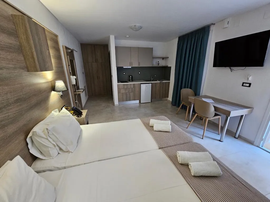 STUDIO CAPACITY 2 Room, Elounda Sunrise Apartments, Crete