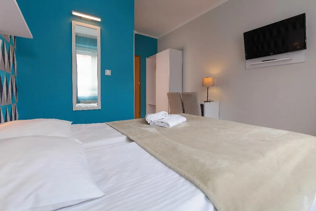 DOUBLE STANDARD Room, Hostel Premium Kraków, Krakow
