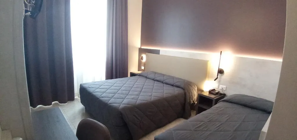 TRIPLE STANDARD Room, Mistral, Milan