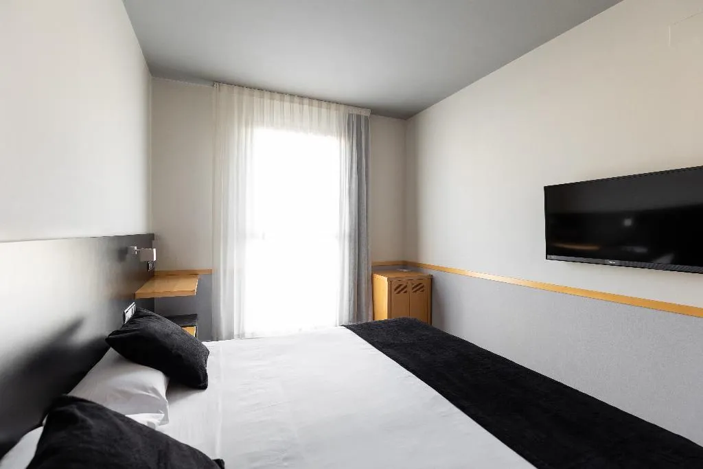 DOUBLE SINGLE USE STANDARD Room, Onix Liceo, Barcelona