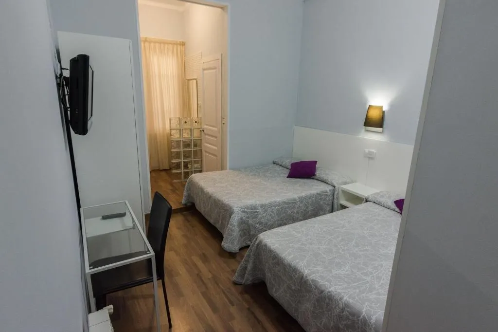 Room, Hostal Lesseps, Barcelona