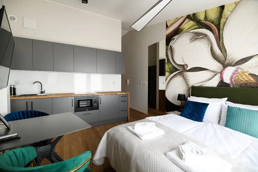 STUDIO QUEEN SIZE BED Room, Aparthotel Inspire Miodova Residence, Krakow