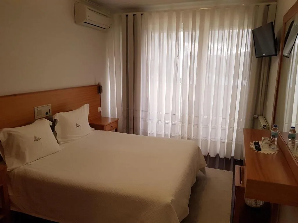 Room, Hotel Lagoa Azul do Gerês, Porto