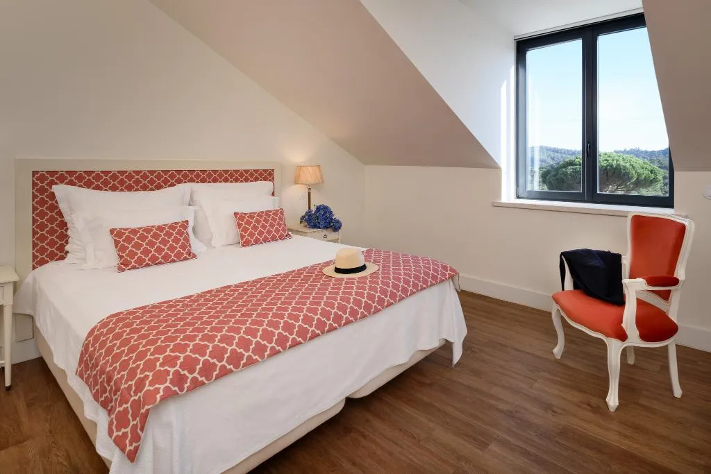 JUNIOR SUITE SUPERIOR WITH BALCONY Room, Casa Palmela - Small Luxury Hotels & Villas, Lisbon