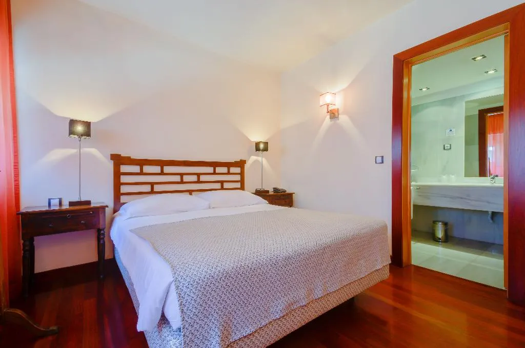 SUITE CAPACITY 3 Room, Hotel Príncipe Real, Lisbon