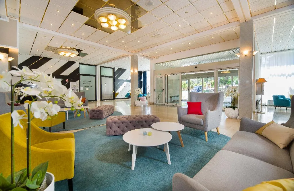Lobby, Hvar, Split