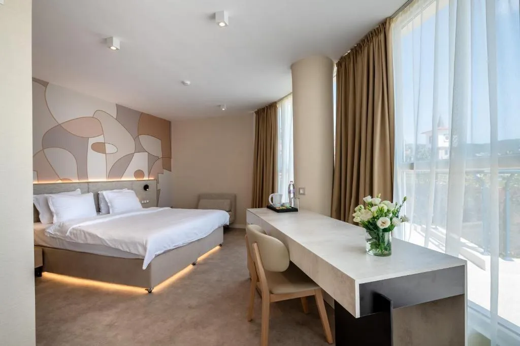 JUNIOR SUITE SEA VIEW Room, Hotel Zenith, Bourgas