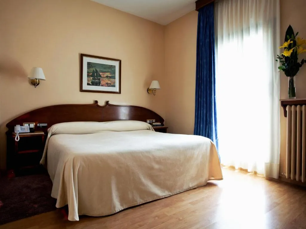 Double or Twin CLASSIC Room, Gaudi, Barcelona