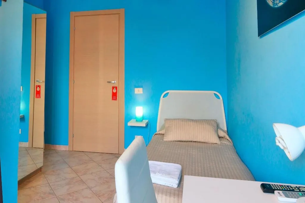 Room, B&B Kosmos, Catania
