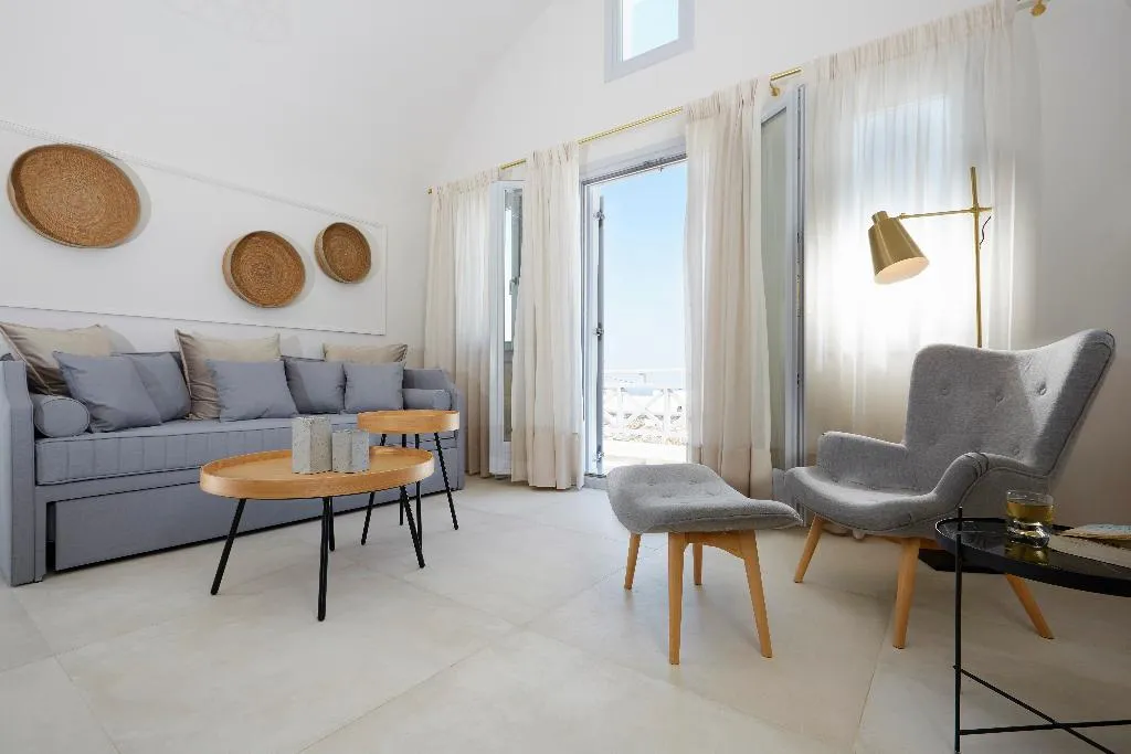 SUITE WITH PRIVATE POOL Room, De Sol Hotel & Spa, Santorini