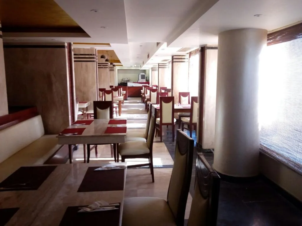Restaurant, Tiba Pyramids Resort, Cairo