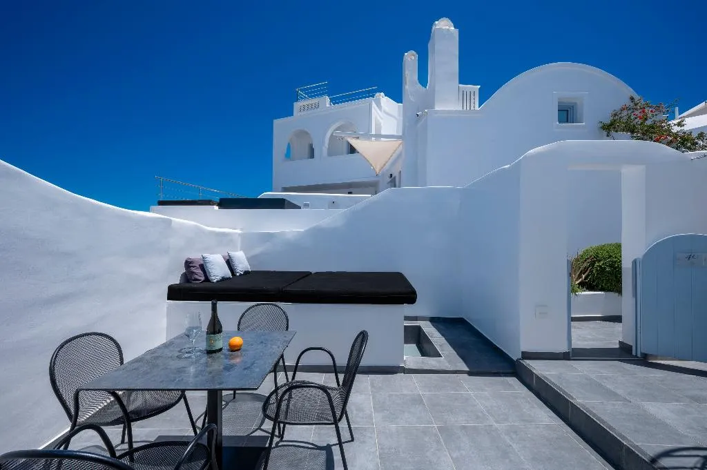 SUITE WITH JACUZZI Room, Sole D'Oro Luxury Suites, Santorini