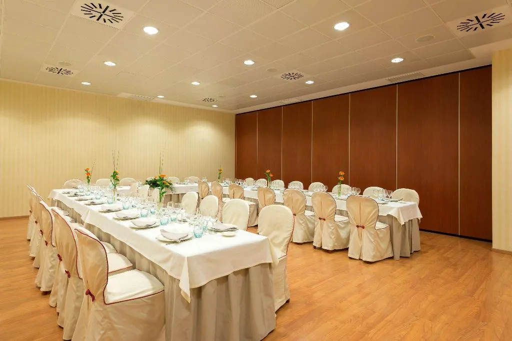 Restaurant, Madrid Leganes Affiliated By Melia, Madrid