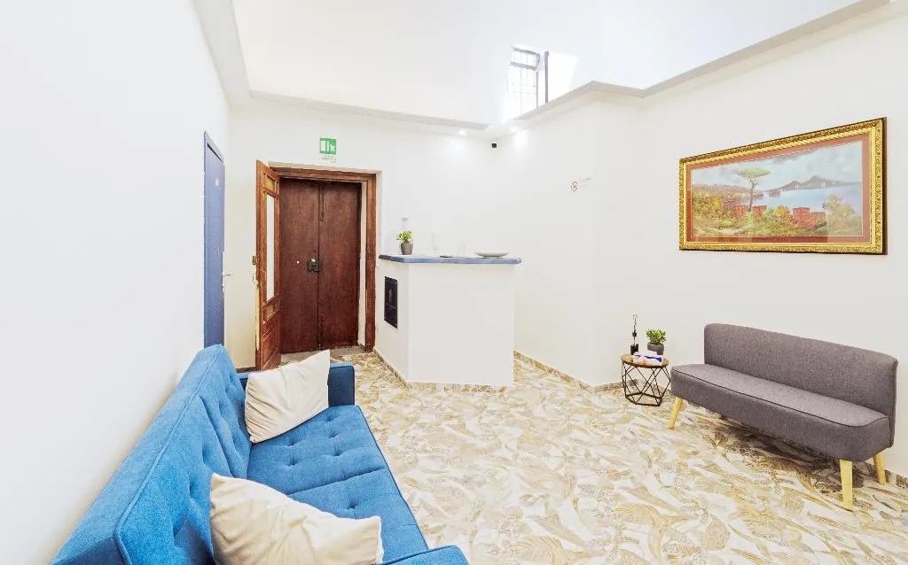 Lobby, Palazzo Belmosto, Naples